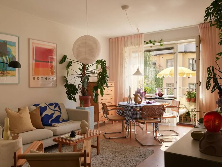 Bright Ideas: 10 Creative Lamps to Transform Your Space