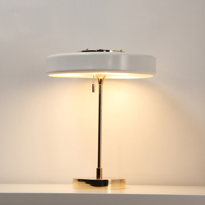 Tyalez Nordic British Retro Creative Table Lamp