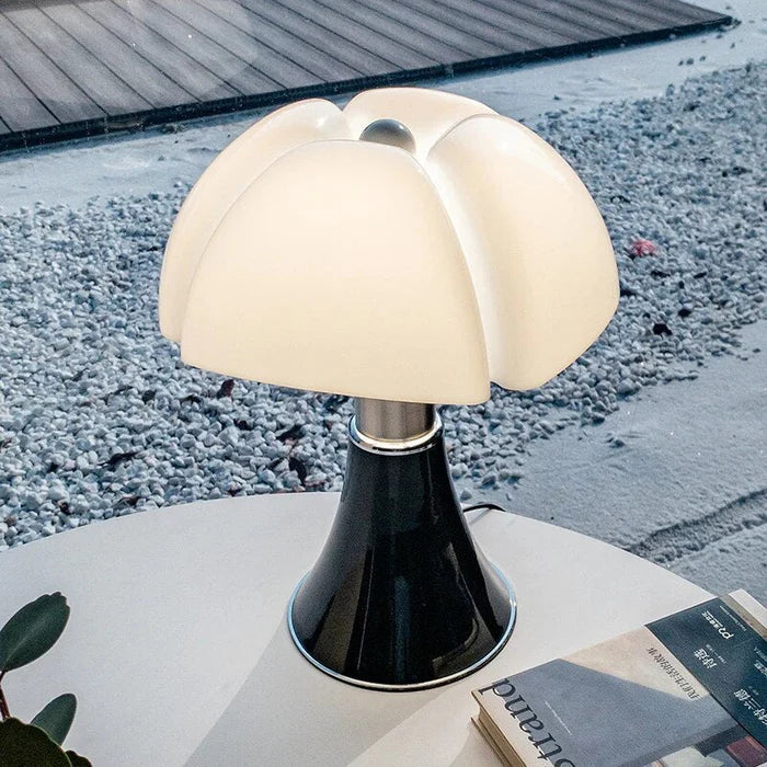 Tyalez Modern Creative Flower Table Lamp